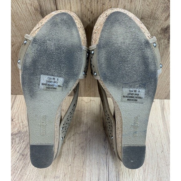 Minnetonka Platform Wedge Eyelet Sandals Women's Size 10 Brown Suede Leather - Picture 5 of 15